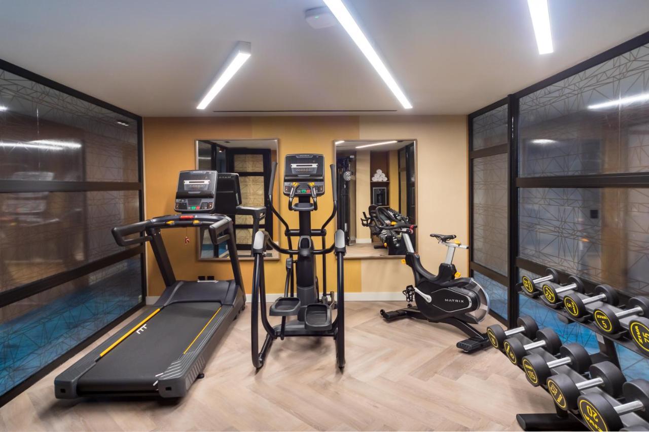 Barcelo Funchal Oldtown Otel Dış mekan fotoğraf The gym at the hotel